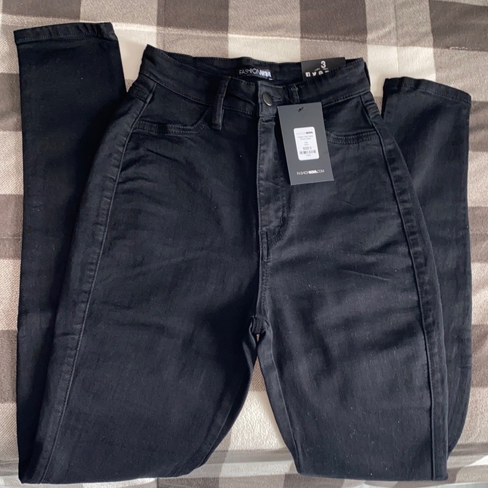 *BRAND NEW* BLACK FASHION NOVA JEANS